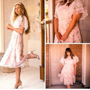 Discontinued Jessakae’s Ophelia dress size Large.